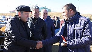 BAŞKAN DEMİR, PAZARIN NABZINI ÖLÇTÜ