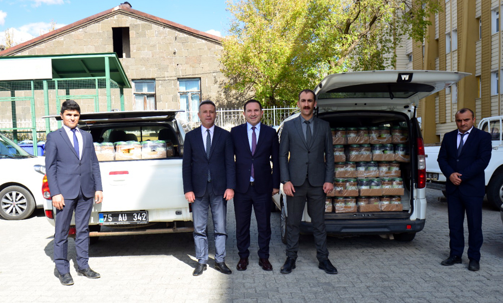 HAYIRSEVER İŞ İNSANI MURAT YÜZGÜNÇ'TEN GÖLE'DEKİ DEPREMZEDELERE ANLAMLI YARDIM