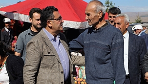 PAZARA İNEN BAŞKAN DEMİR, ZAM DERDİ DİNLEDİ