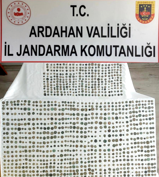 ROMA VE BİZANS DÖNEMİNE AİT SİKKELER ELE GEÇİRİLDİ