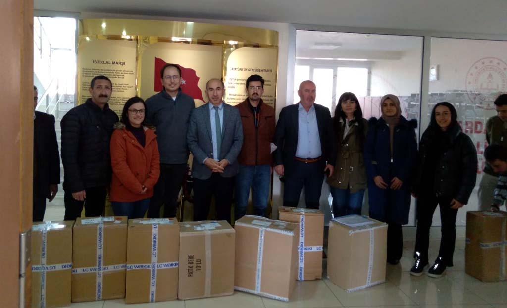 ARDAFED: 337 ÖĞRENCİYE GİYİM YARDIMI YAPTI
