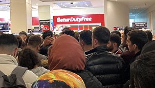 SINIRDA "İPHONE" İZDİHAMI