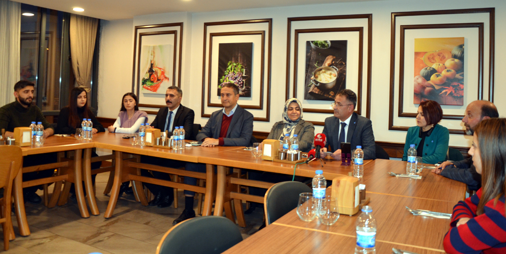 DEVA PARTİSİ'NDEN ARDAHAN'A EĞİTİM ÇIKARMASI