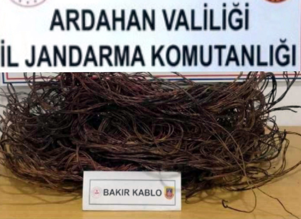 KABLO HIRSIZLARINA ELEKTRİK ÇARPTI