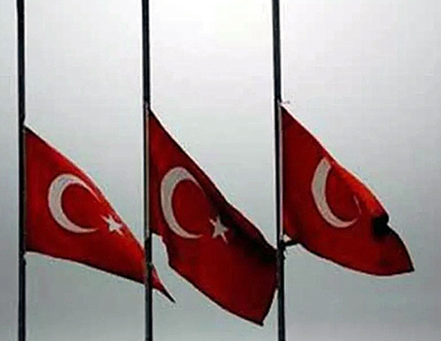 DEPREM NEDENİYLE 7 GÜN BOYUNCA MİLLİ YAS İLAN EDİLDİ