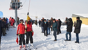 GÖLE’DE KAYAK MERKEZİ SEZONU AÇTI