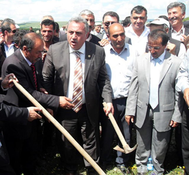 HEPSİ YALAN MAKİNESİ!