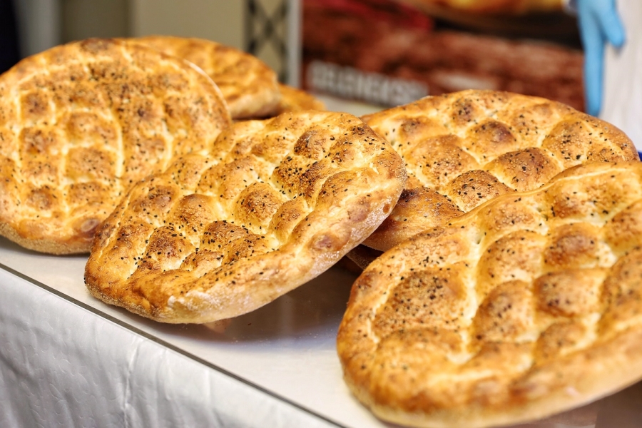 ARDAHAN'DA RAMAZAN PİDESİ 10 TL