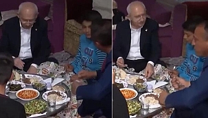 KILIÇDAROĞLU'NUN YER SOFRASINDAKİ GÖRÜNTÜSÜ GÜNDEM OLDU! YEMEĞİN ETLİ KISMINI ÇOCUĞA DOĞRU ÇEVİRDİ