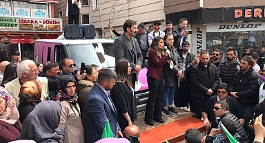 BAŞAK DEMİRTAŞ'IN HALK BULUŞMASI MİTİNGE DÖNÜŞTÜ