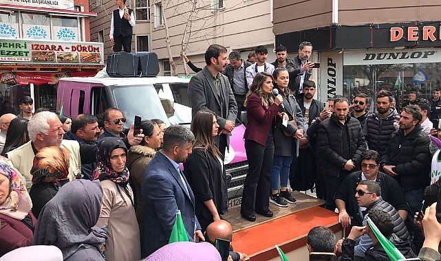 BAŞAK DEMİRTAŞ'IN HALK BULUŞMASI MİTİNGE DÖNÜŞTÜ