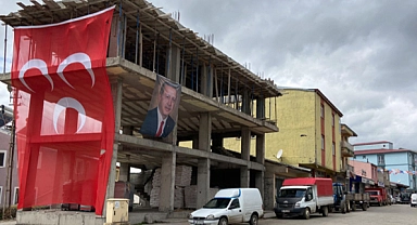 REİS, ÜÇ HİLALİN GÖLGESİNDE