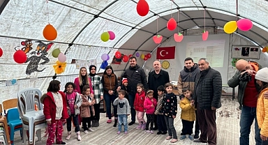 VALİ ÖNER, GÖKSUN' DA "ÇOCUK ETKİNLİK ÇADIRINI ZİYARET ETTİ