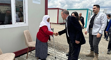 VALİ ÖNER GÖKSUN'DA VATANDAŞIN BAYRAMINI TEBRİK ETTİ