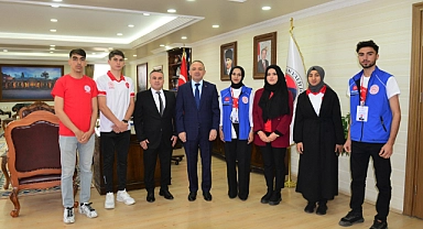 19 MAYIS GENÇLİĞİNDEN VALİ ÖNER’E ZİYARET