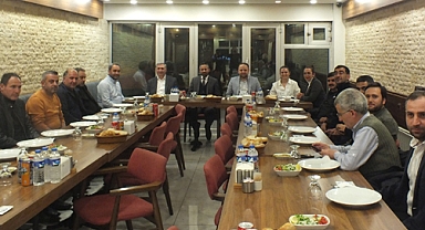 AK PARTİ MİLLETVEKİLİ ADAYLARI GAZETECİLERLE BULUŞTU