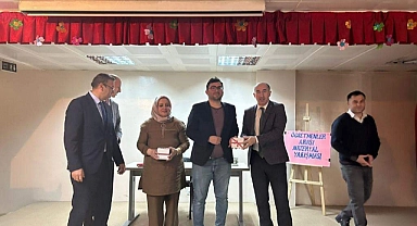 ARDAHAN'DA ÖĞRETMENLER ARASI MATERYAL YARIŞMASI