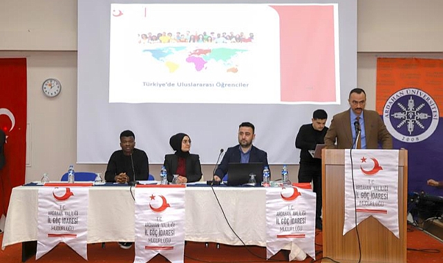 ARÜ'DE YABANCI UYRUKLU ÖĞRENCİLERE UYUM EĞİTİMİ TOPLANTISI
