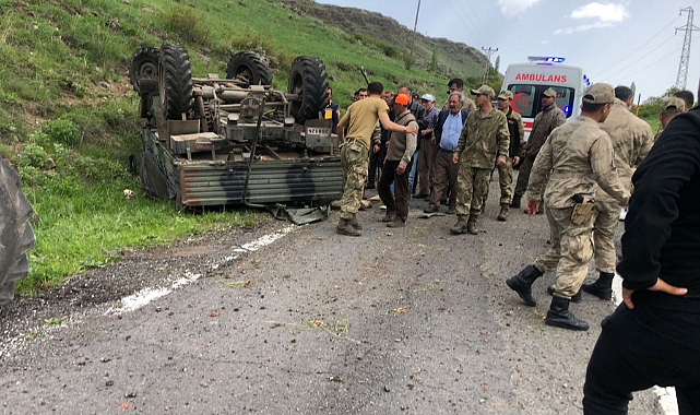 ASKERİ ARAÇ KAZA YAPTI
