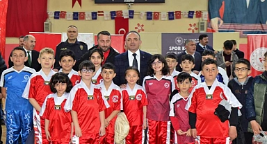 BAKANLIKTAN SPOR KULÜPLERİNE YARDIM