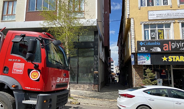 İTFAİYE, KEDİ KURTARDI