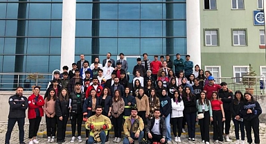 GÖLE MESLEK YÜKSEK OKULU, LİSE ÖĞRENCİLERİYLE BİR ARAYA GELDİ