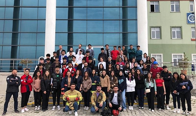 GÖLE MESLEK YÜKSEK OKULU, LİSE ÖĞRENCİLERİYLE BİR ARAYA GELDİ
