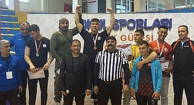 ARDAHANLI SPORCU ARDA YILDIZ TÜRKİYE ŞAMPİYONU
