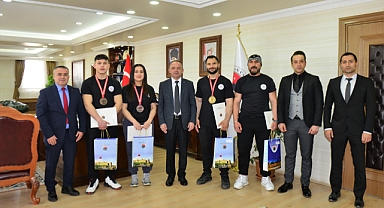 SPORCULAR AVRUPA YOLUNDA