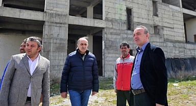 VALİ ÖNER, KÜLTÜR MERKEZİ İNŞAATINI İNCELEDİ