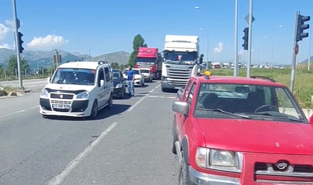 Aracında bomba olduğunu söyleyen alkollü sürücü ekipleri alarma geçirdi