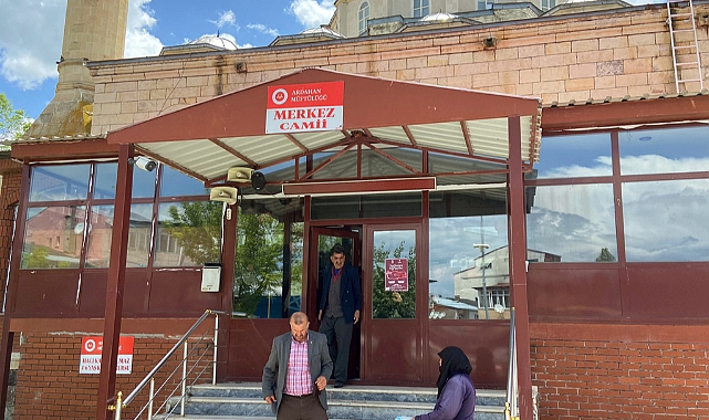 ARDAHAN'DA CAMİLER BAKIMSIZ VE HAVASIZ!