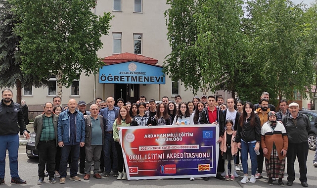 Ardahan'da öğretmen ve öğrenciler yurt dışı deneyimi yaşıyor