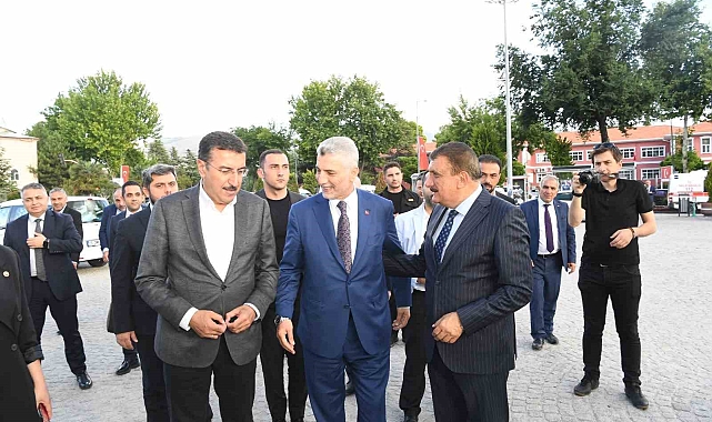 Bakan Polat: &quot;Deprem bölgesinin inşası noktasında çok büyük çabalar sarf ediliyor&quot;