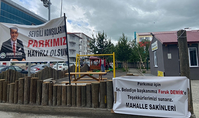 Başkan Demir’e pankartlı teşekkür