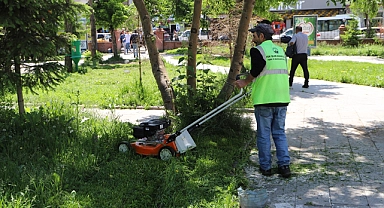 Belediye ekipleri, park ve bahçelerde çalışma başlattı