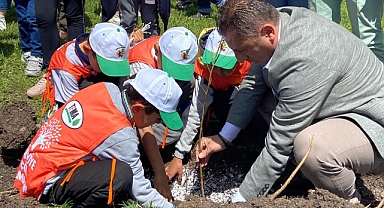 ÇEVRE GÜNÜNDE HANAK'TA FİDAN DİKİLDİ