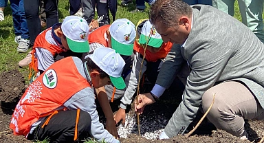 ÇEVRE GÜNÜNDE HANAK'TA FİDAN DİKİLDİ
