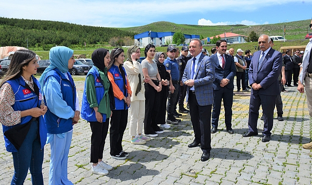 ÇILDIR GÖLÜ’NDE FARKINDALIK ETKİNLİĞİ DÜZENLENDİ