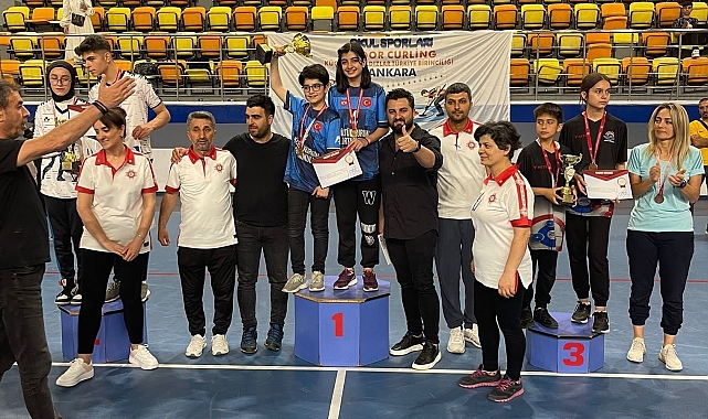 Floor Curling'te şampiyon Erzurum'dan