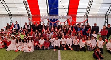 Göle'de karne sevinci yaşandı