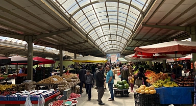 HALK PAZARINDA BAYRAM YOĞUNLUĞU YAŞANIYOR