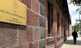 İl Halk Kütüphanesinde yoğunluk