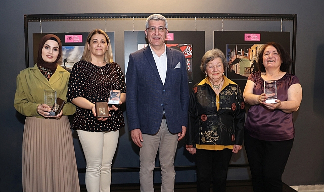 KADIN GÖZÜYLE HAYATTAN KARELER SERGİSİ ZİYARETE AÇILDI