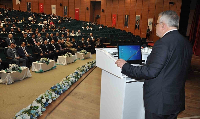 Kars&#039;taki sempozyumda Doğu Anadolu&#039;daki mezalimin izleri gözler önüne serildi