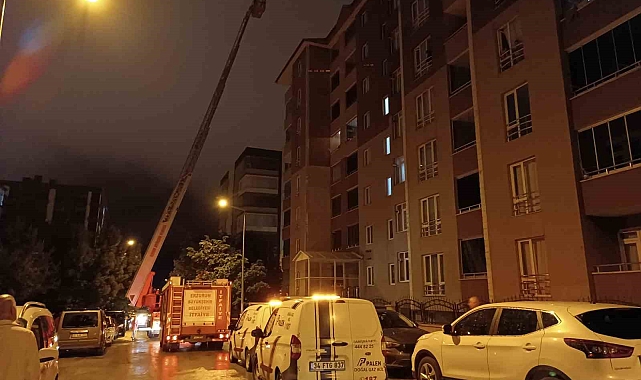 Mutfakta çıkan yangın mahalleliyi korkuttu