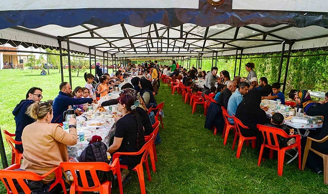 Vanlılar Dünya Kahvaltı Günü'nde bir araya geldi