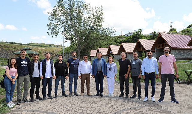 Başkan Demir, gazetecilerle bir araya geldi