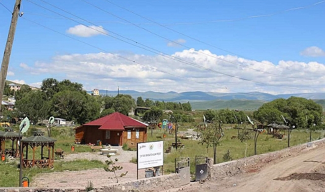 Bir bardak çayın 5 lira olduğu ilçede çay bahçesi 1 liraya kiraya verilecek