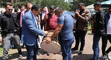 Festivale katılan Başkan Demir’e yoğun ilgi
